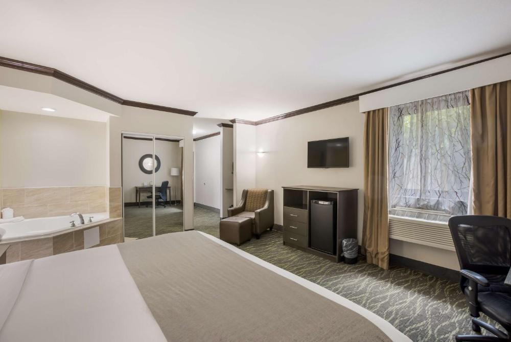 Best Western Asheville-Blue Ridge Parkway Image 26