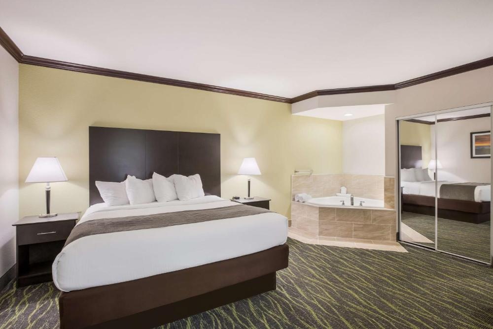 Best Western Asheville-Blue Ridge Parkway Image 27